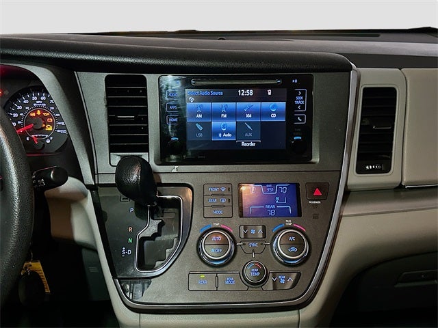 2017 Toyota Sienna LE 8 Passenger