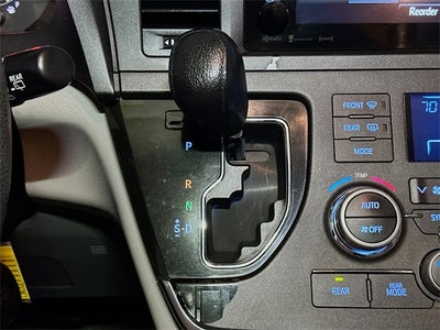 2017 Toyota Sienna LE 8 Passenger