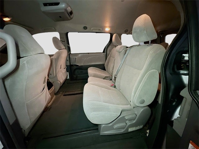 2017 Toyota Sienna LE 8 Passenger