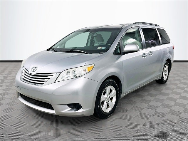2017 Toyota Sienna LE 8 Passenger