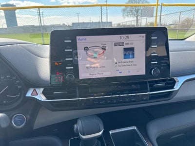 2021 Toyota Sienna XLE 8 Passenger