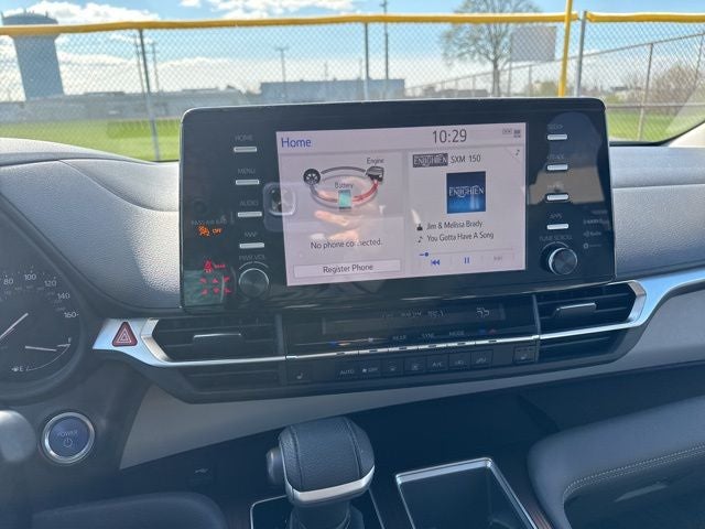 2021 Toyota Sienna XLE 8 Passenger