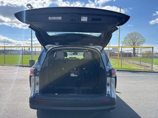 2021 Toyota Sienna XLE 8 Passenger