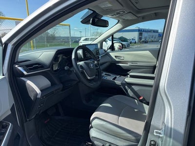 2021 Toyota Sienna XLE 8 Passenger