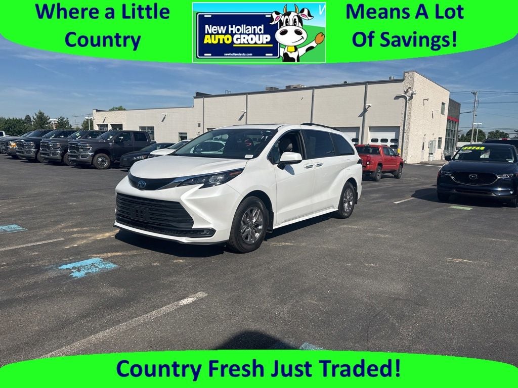 2025 Toyota Sienna XLE 8 Passenger