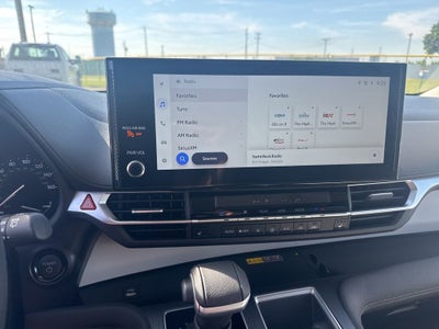 2025 Toyota Sienna XLE 8 Passenger