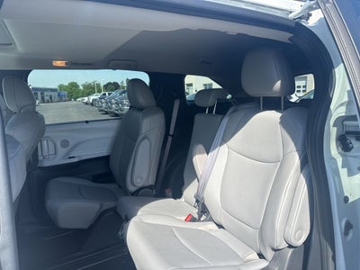 2025 Toyota Sienna XLE 8 Passenger