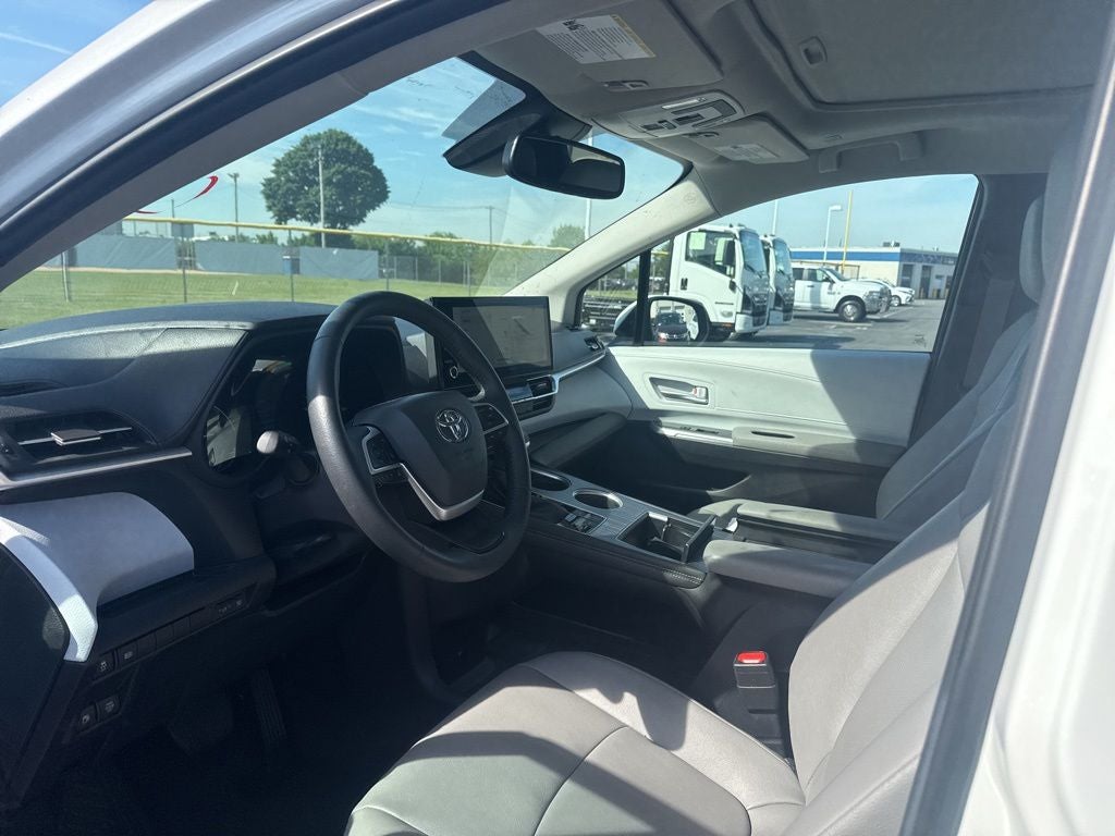 2025 Toyota Sienna XLE 8 Passenger