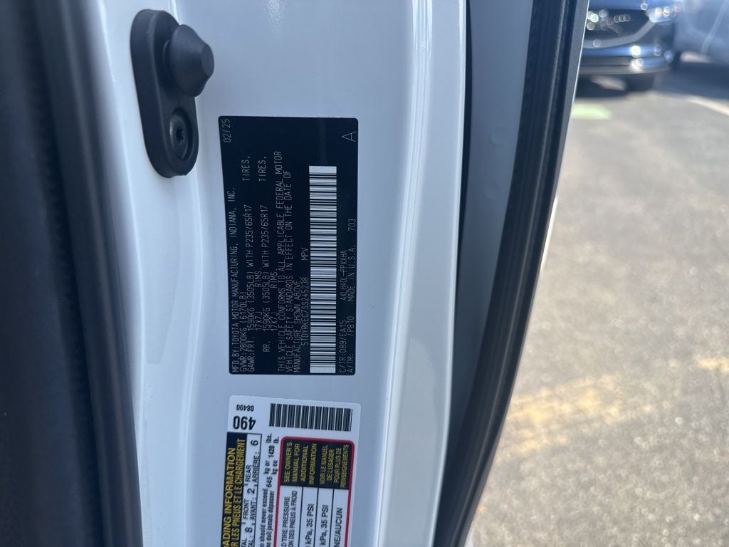 2025 Toyota Sienna XLE 8 Passenger