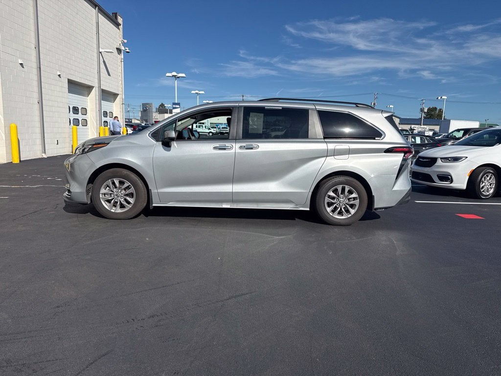 2024 Toyota Sienna XLE 7 Passenger