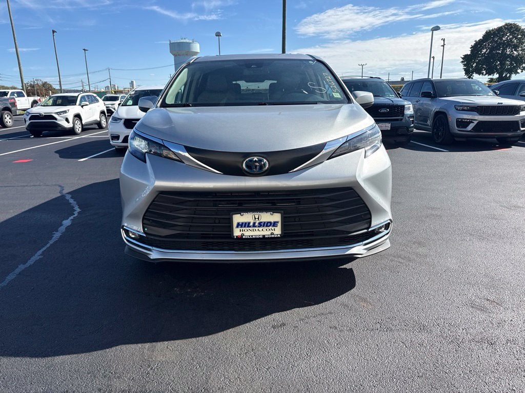 2024 Toyota Sienna XLE 7 Passenger