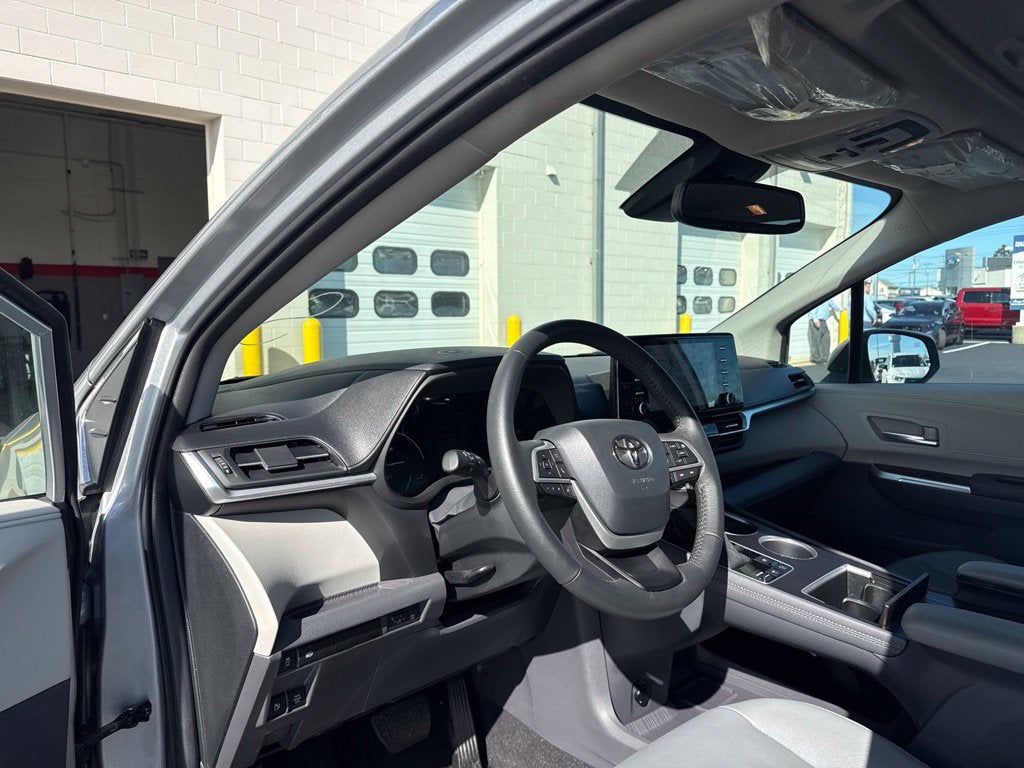 2024 Toyota Sienna XLE 7 Passenger