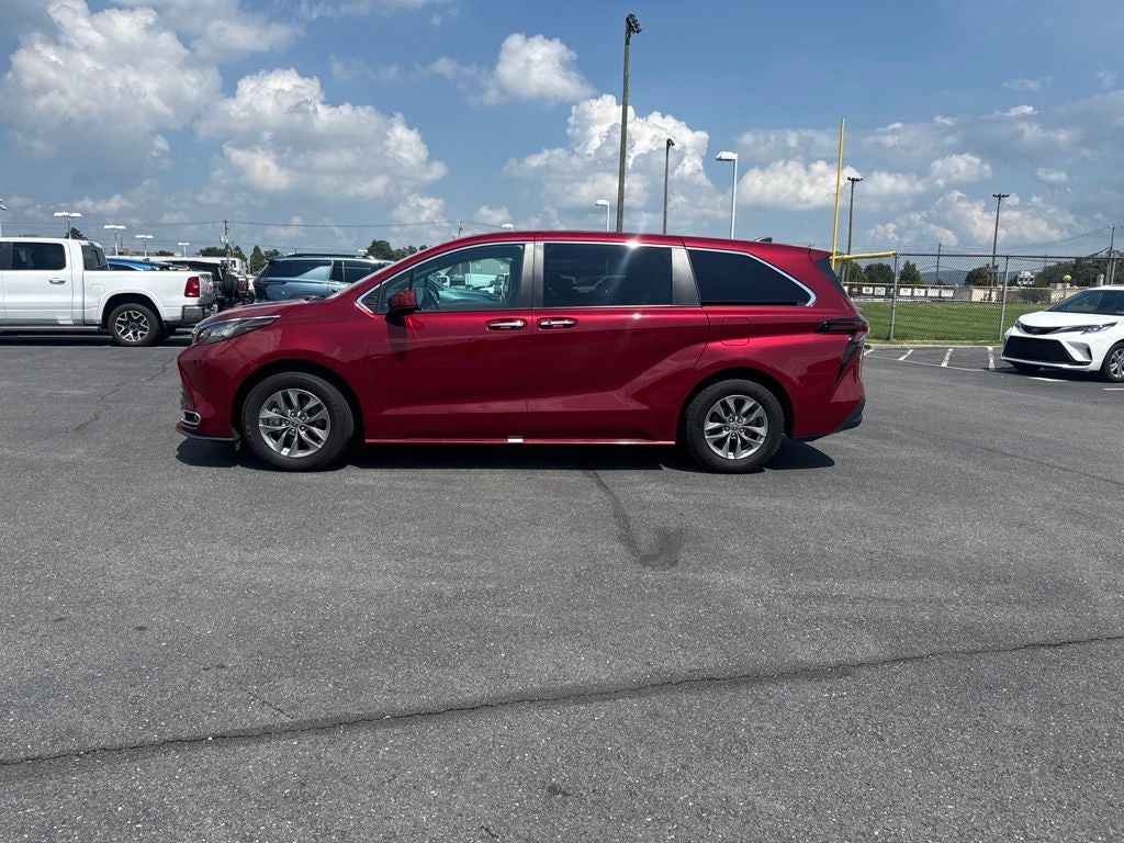 2023 Toyota Sienna XLE 7 Passenger