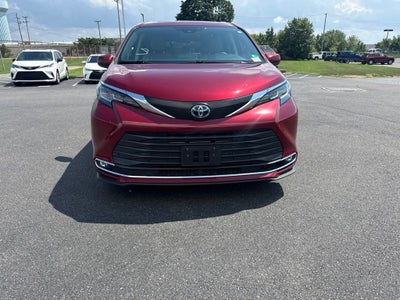 2023 Toyota Sienna XLE 7 Passenger