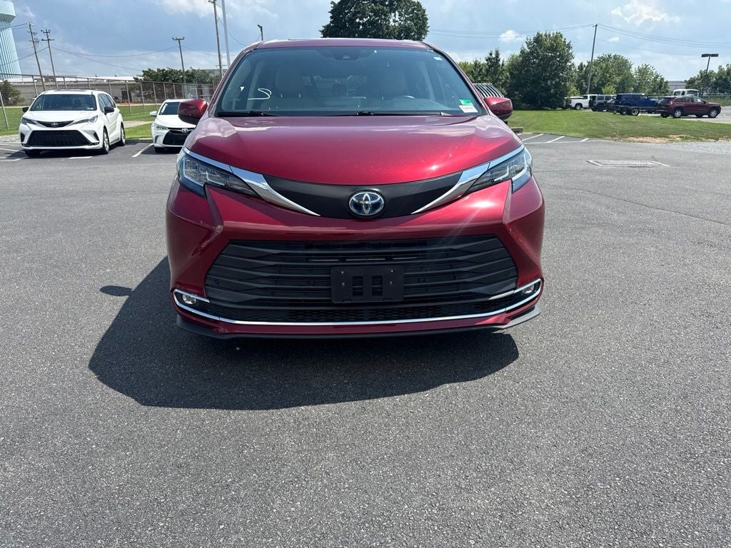 2023 Toyota Sienna XLE 7 Passenger