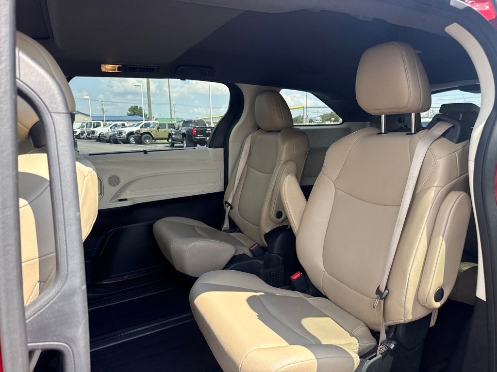 2023 Toyota Sienna XLE 7 Passenger