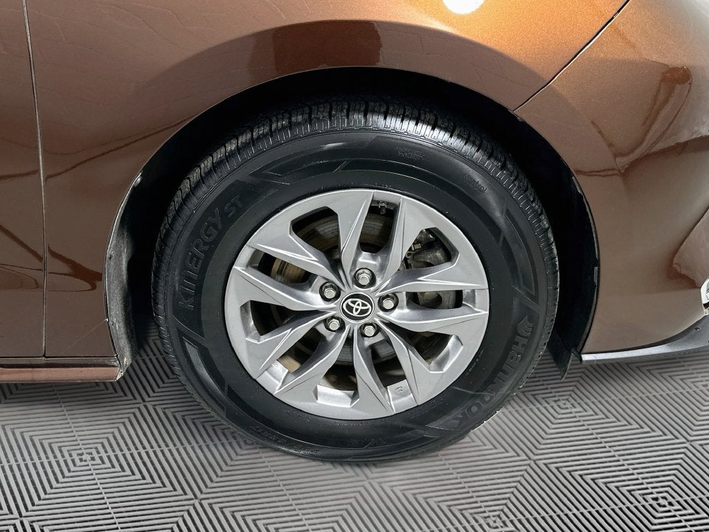 2024 Toyota Sienna XLE 7 Passenger