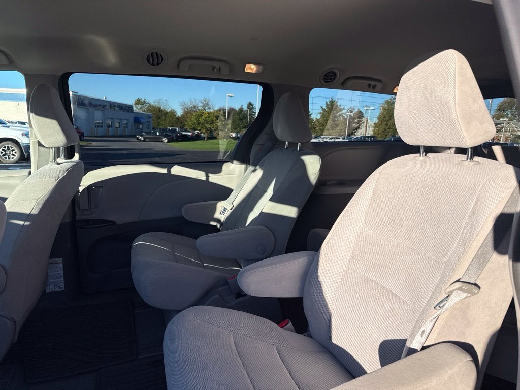 2020 Toyota Sienna L 7 Passenger