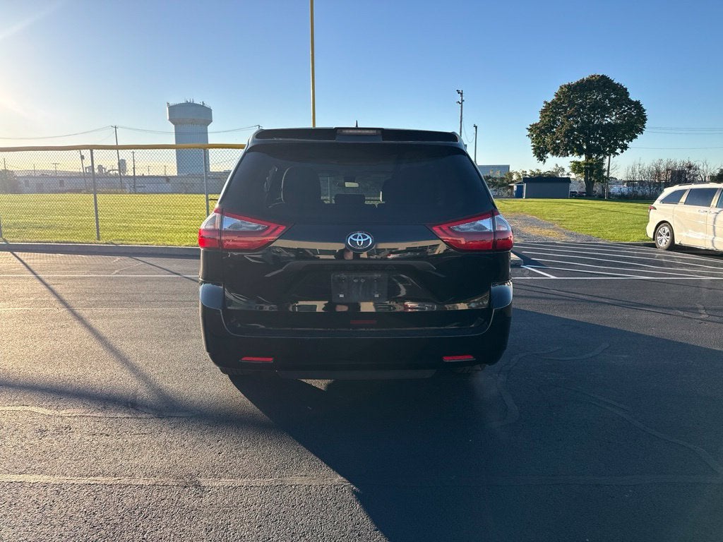 2020 Toyota Sienna L 7 Passenger