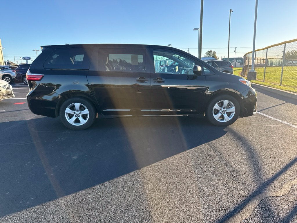 2020 Toyota Sienna L 7 Passenger