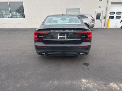 2022 Volvo S60 B5 Momentum
