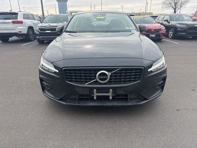 2022 Volvo S60 B5 Momentum