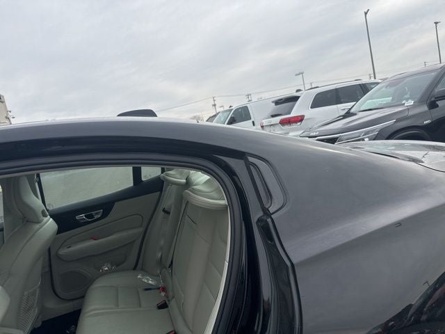 2022 Volvo S60 B5 Momentum