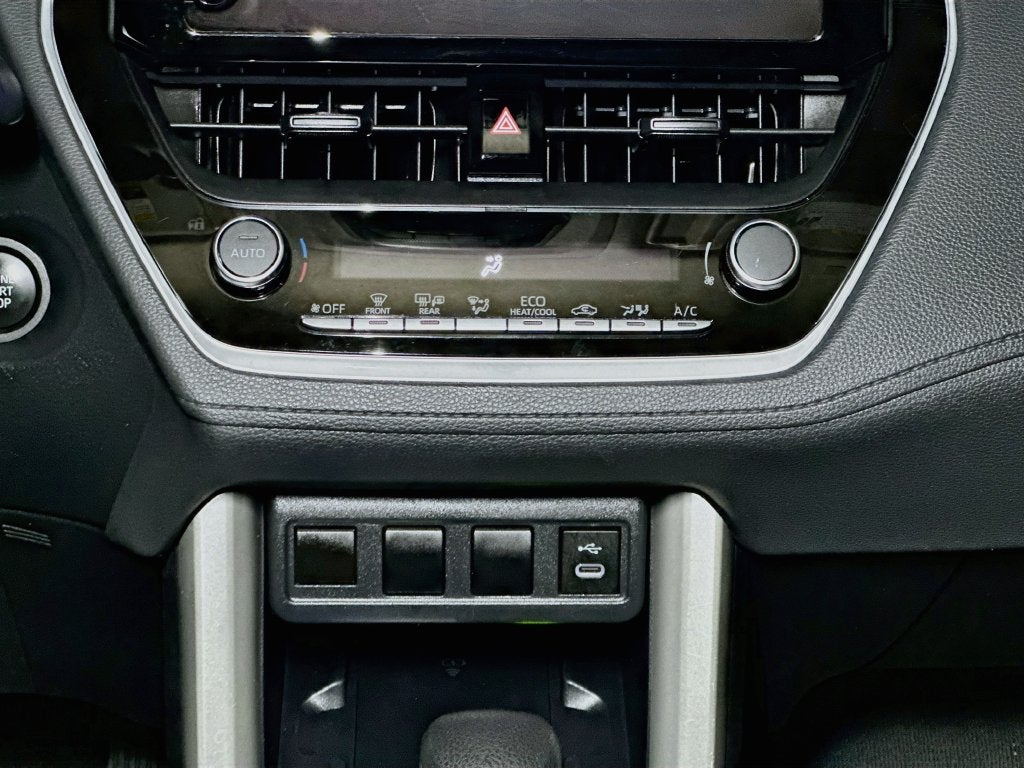 2024 Toyota Corolla Cross LE