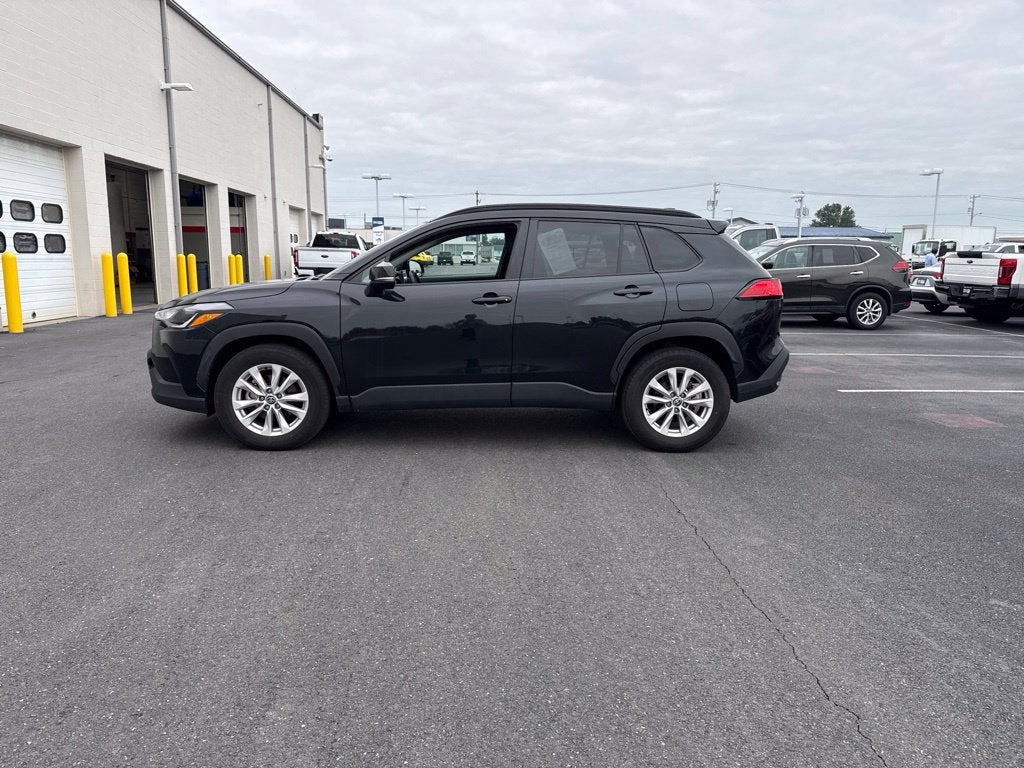 2024 Toyota Corolla Cross LE