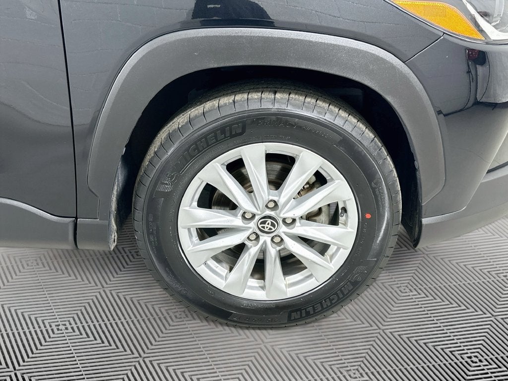 2024 Toyota Corolla Cross LE