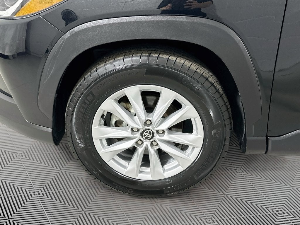 2024 Toyota Corolla Cross LE