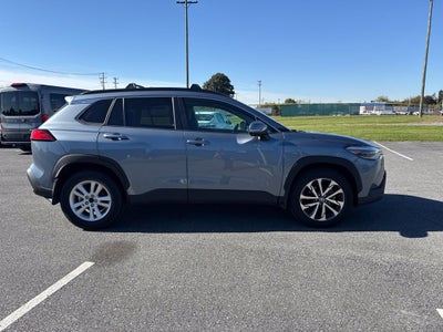 2024 Toyota Corolla Cross XLE