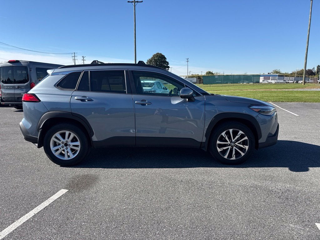 2024 Toyota Corolla Cross XLE