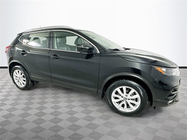 2022 Nissan Rogue Sport SV