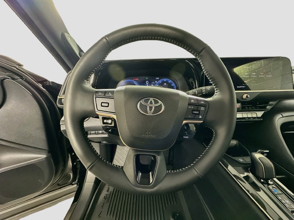2025 Toyota Crown Signia Limited