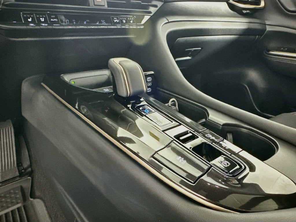 2025 Toyota Crown Signia Limited