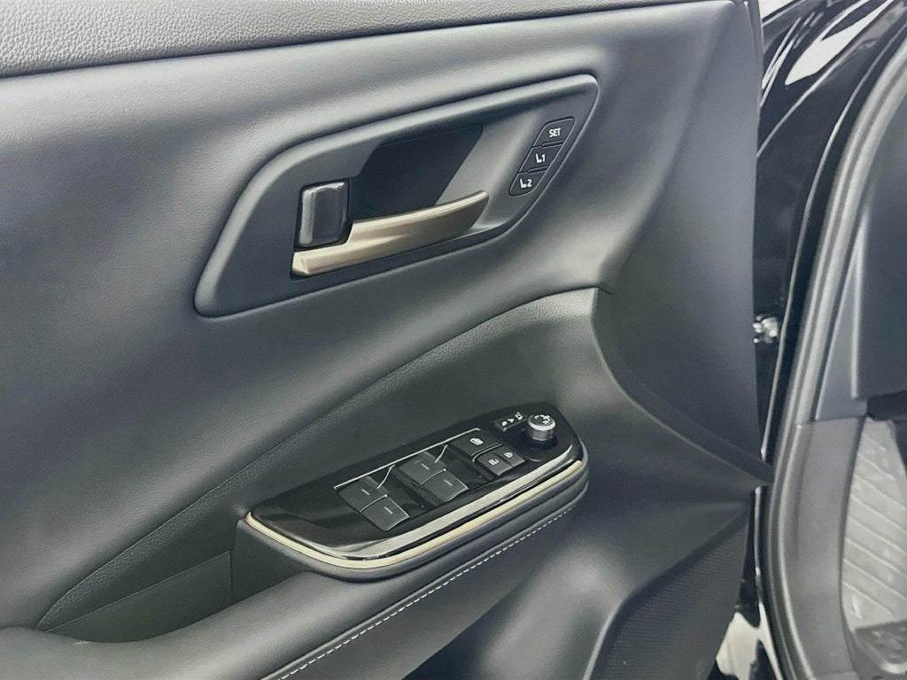 2025 Toyota Crown Signia Limited