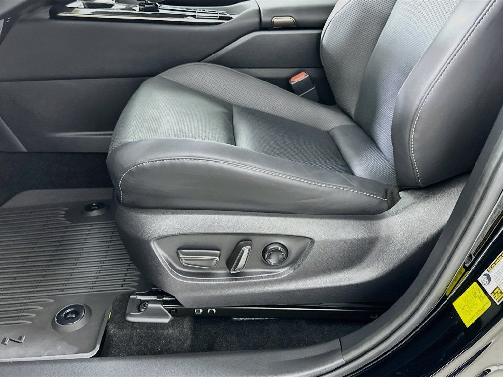 2025 Toyota Crown Signia Limited