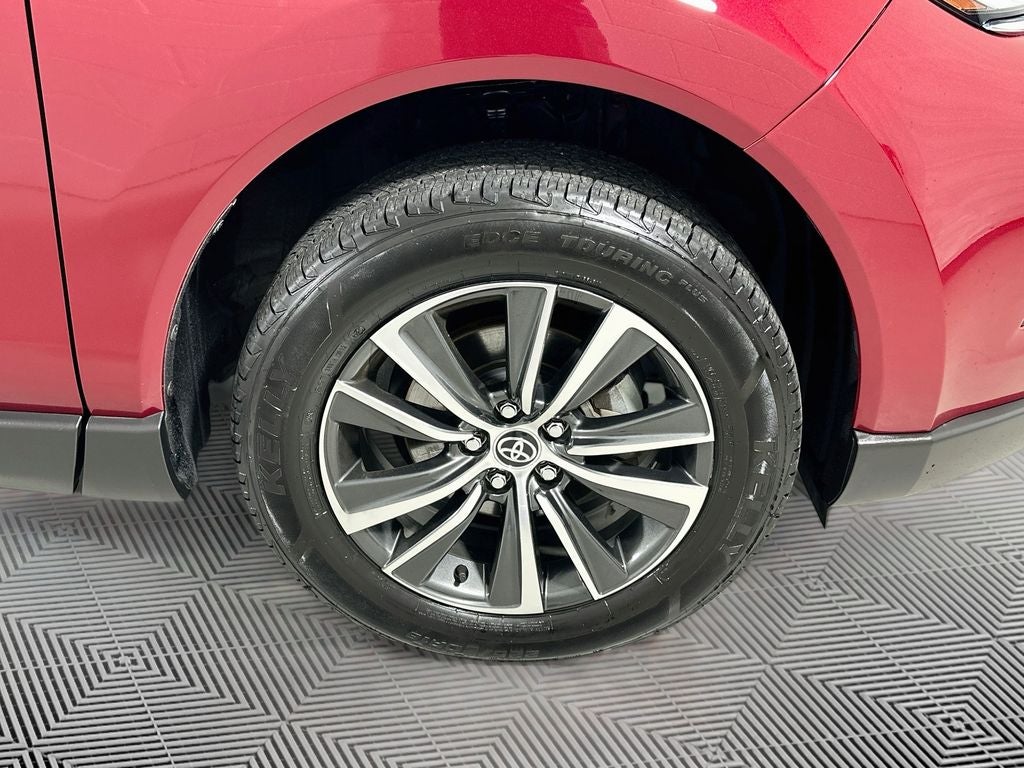 2023 Toyota Venza LE
