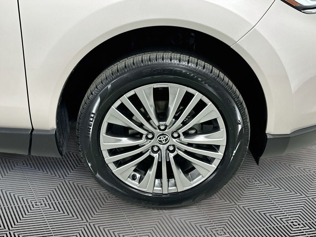 2024 Toyota Venza XLE