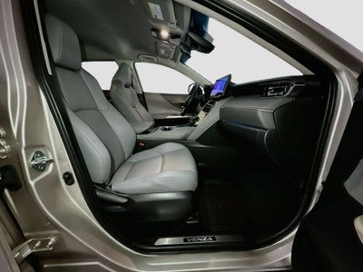 2024 Toyota Venza XLE