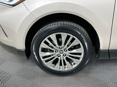 2023 Toyota Venza XLE