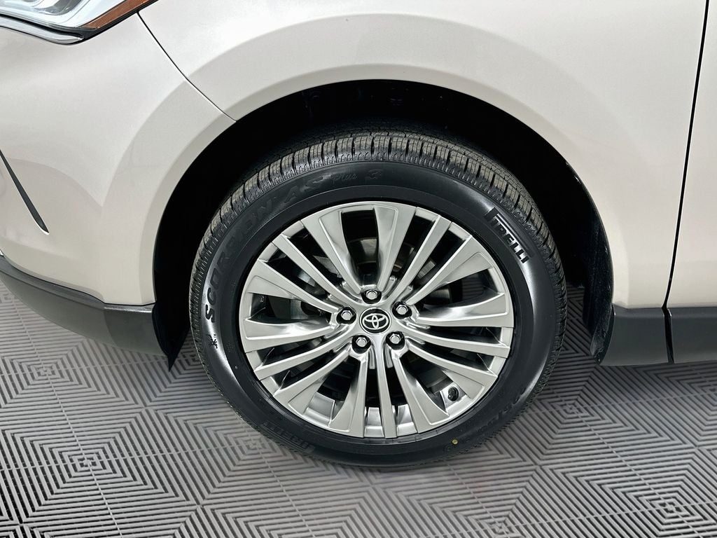 2023 Toyota Venza XLE