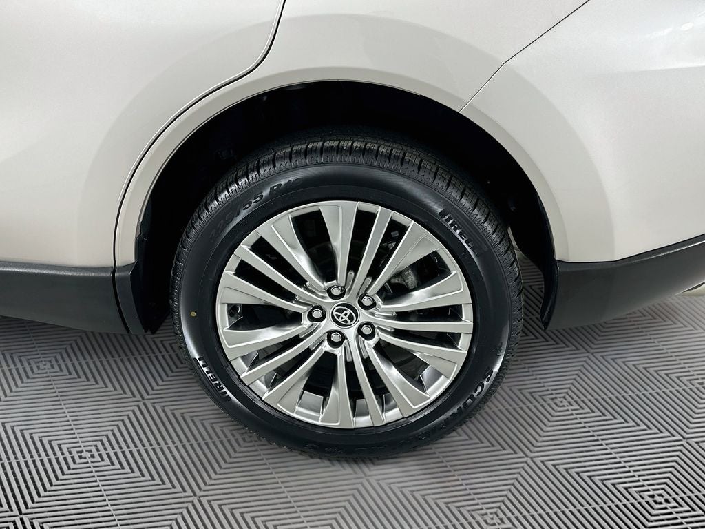 2023 Toyota Venza XLE