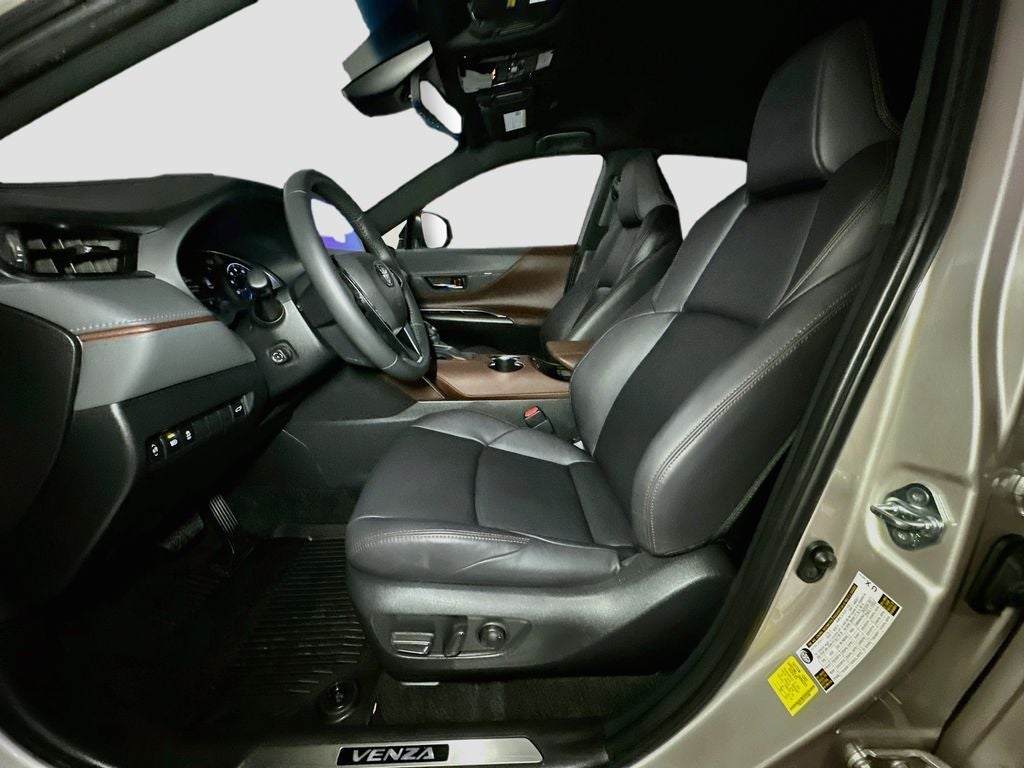 2023 Toyota Venza XLE