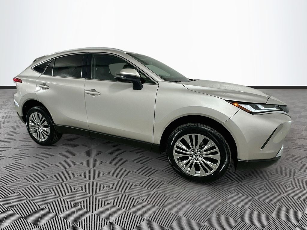 2023 Toyota Venza XLE