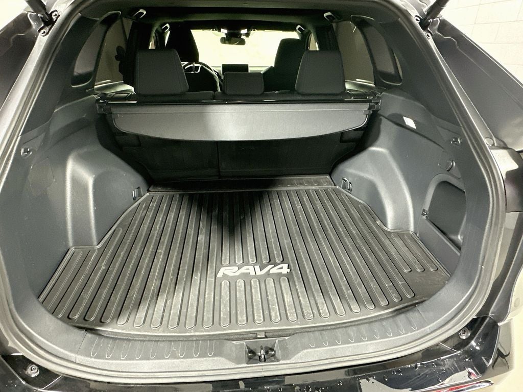 2025 Toyota RAV4 Hybrid SE