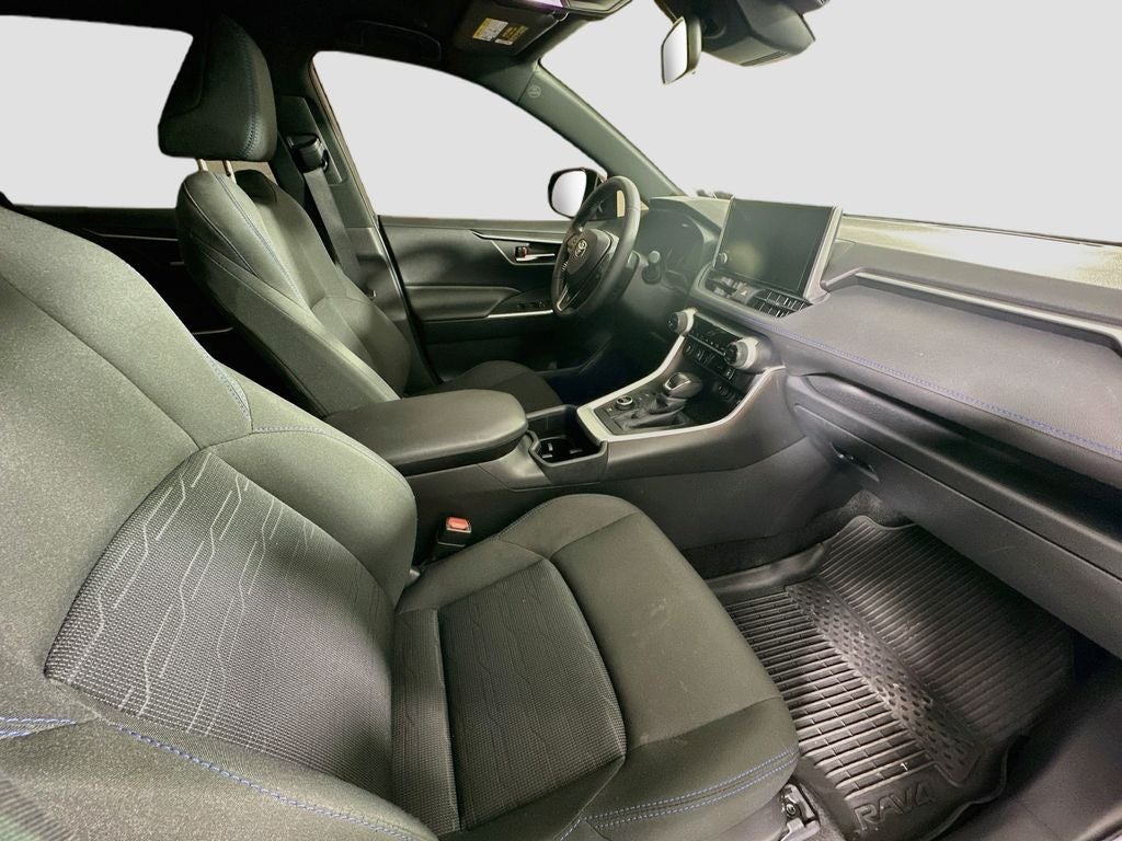 2025 Toyota RAV4 Hybrid SE