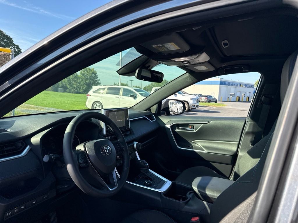 2025 Toyota RAV4 Hybrid SE