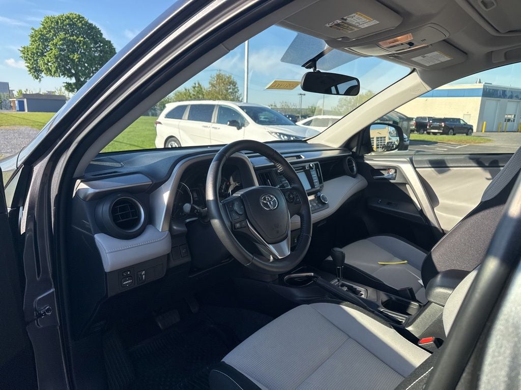 2016 Toyota RAV4 Hybrid XLE